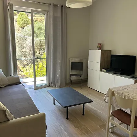 Oleandri Cosy Apartment Near Best Beaches